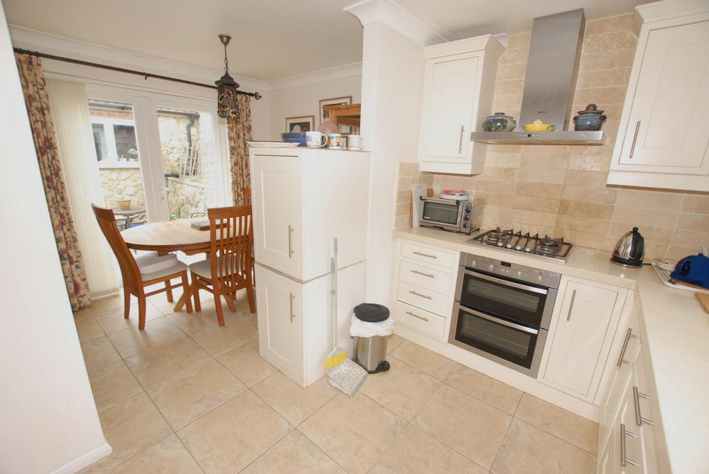 Kitchen/dining