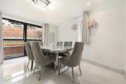 undefined, Mapesbury Road, London
