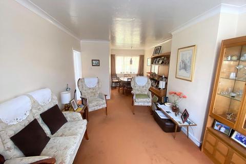 80 West Road, Feltham, TW14 8JE