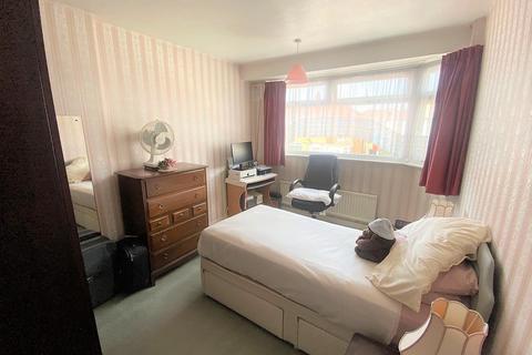 80 West Road, Feltham, TW14 8JE