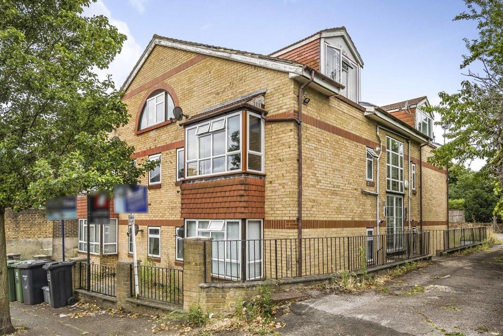 St Germans Road, Forest Hill 2 bed flat for sale £325,000