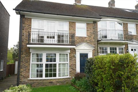 3 bedroom end of terrace house to rent, Rufus Close, Lewes