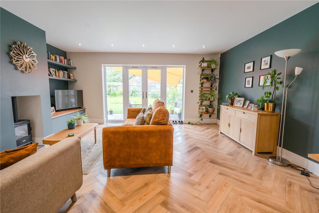 The Green, Waltham, Grimsby... 4 bed semidetached house for sale £