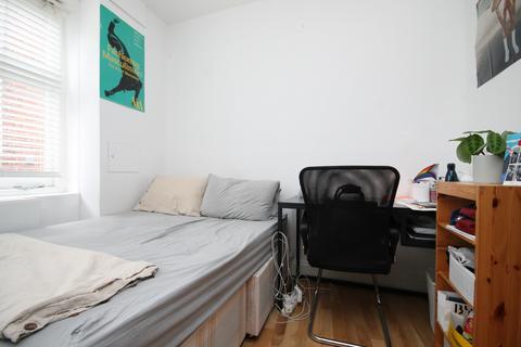 2 bedroom flat to rent, Beresford Road, Wood Green, N8