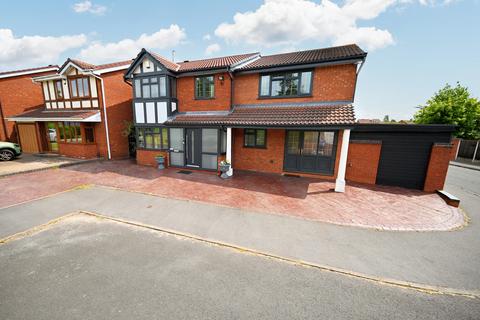 4 bedroom detached house for sale, Kingfisher Grove, Willenhall WV12