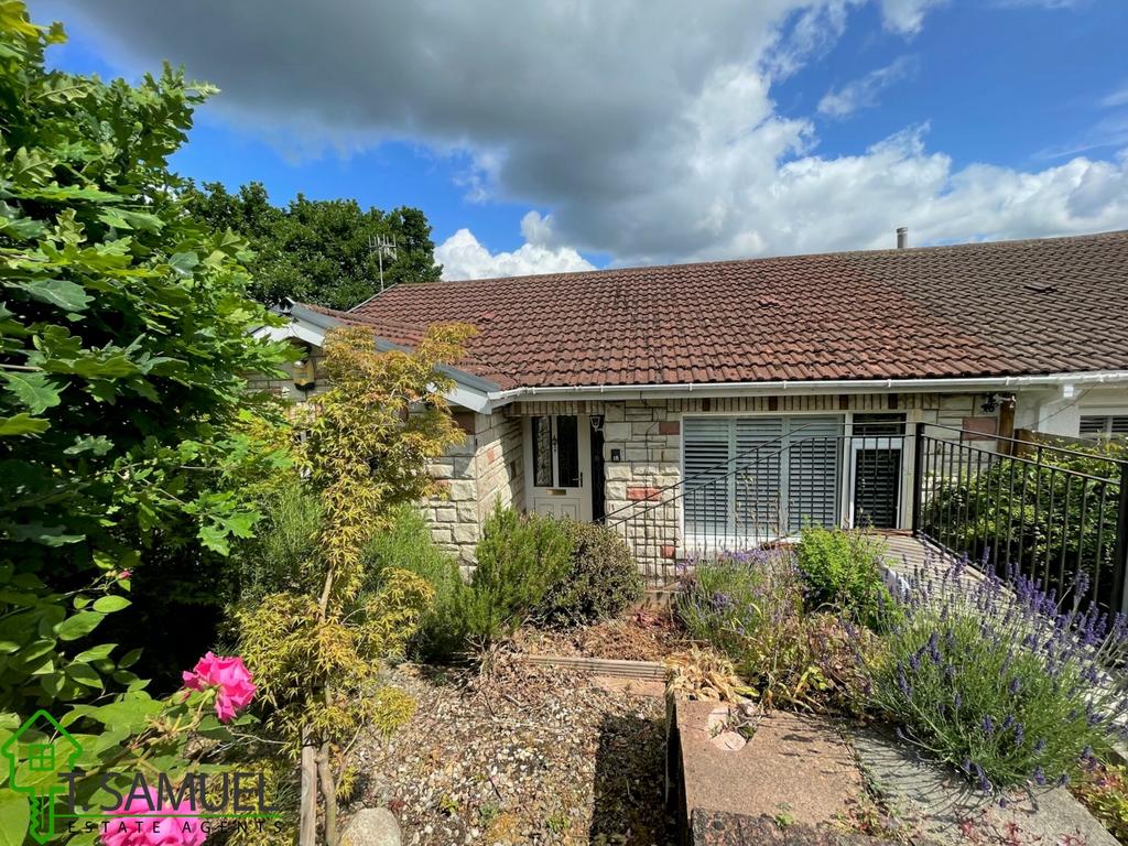 Glenbrook, Mountain Ash 3 bed semidetached bungalow £245,000