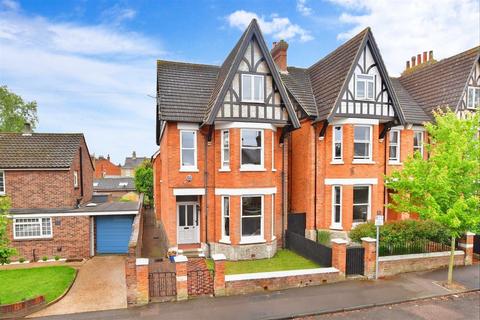32 Albert Road, Ashford, TN24 8NX