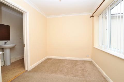 4 Pond Meadow, Guildford, GU2 8LF