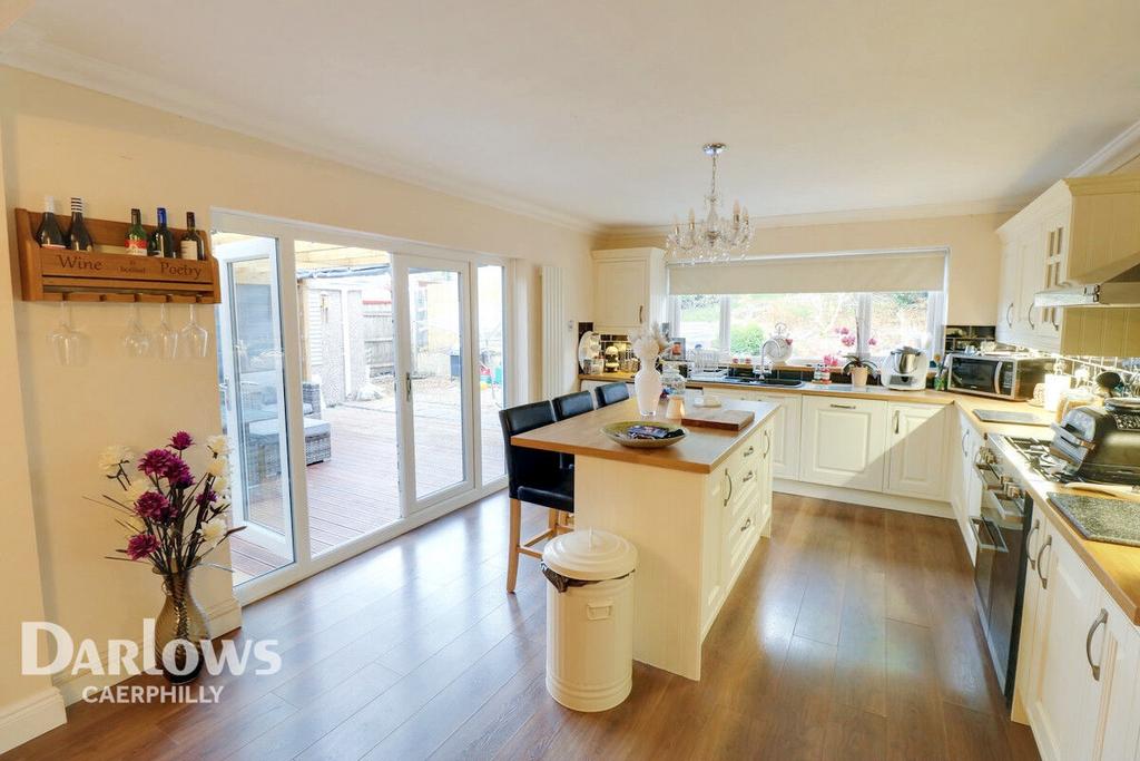 Lansbury Close, Caerphilly 4 bed detached bungalow £350,000