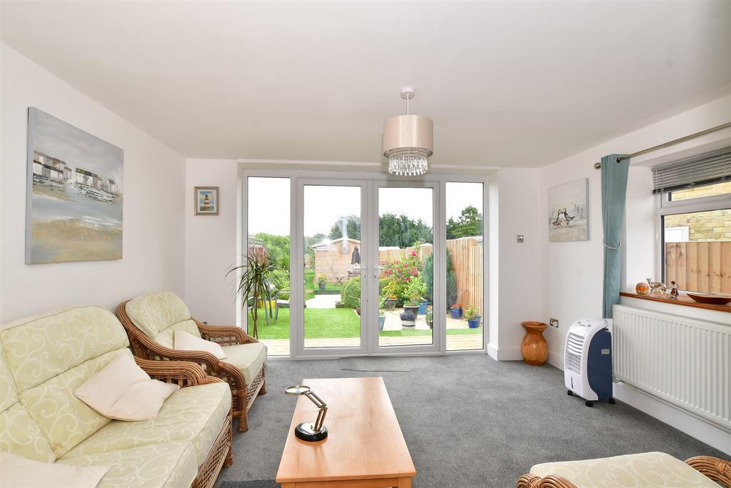 Courtenay Road, Dunkirk, Faversham, Kent 2 bed semidetached house for