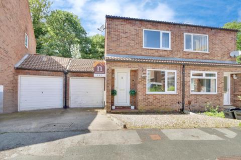 2 bedroom semi-detached house to rent, Melrose Close, York, YO31