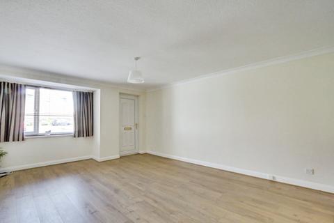 2 bedroom semi-detached house to rent, Melrose Close, York, YO31