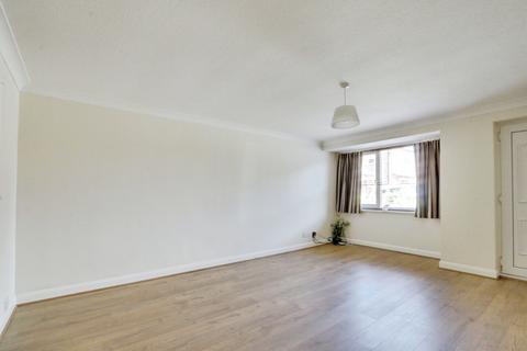 2 bedroom semi-detached house to rent, Melrose Close, York, YO31