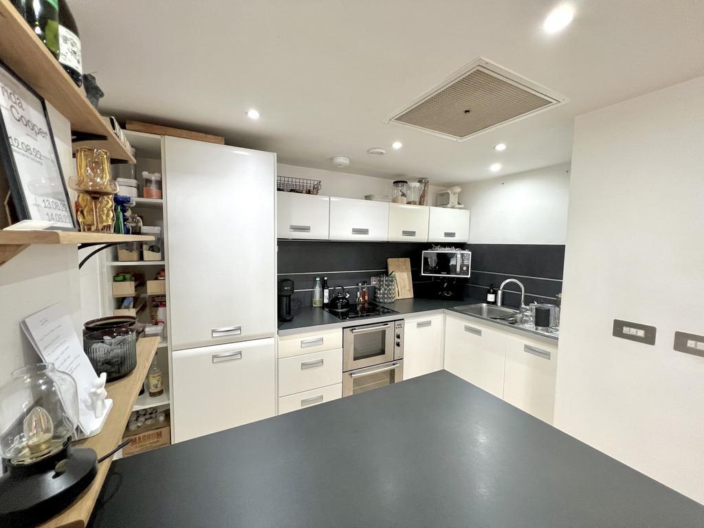 Living & Kitchen Area