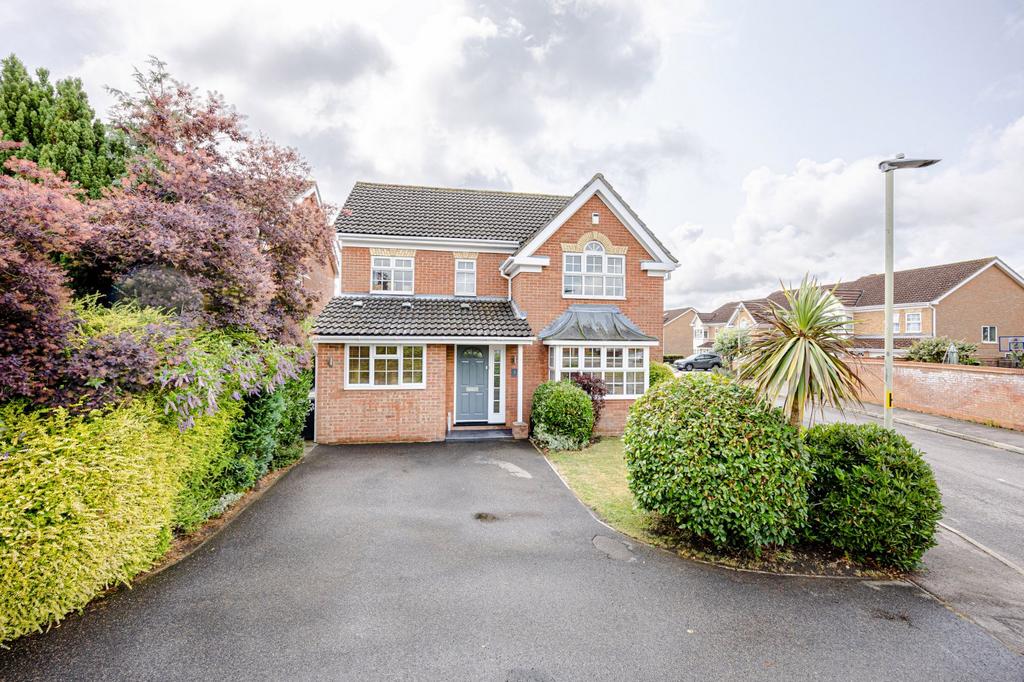 Kestrel Gardens, Stortford, Hertfordshire, CM23 4 bed detached