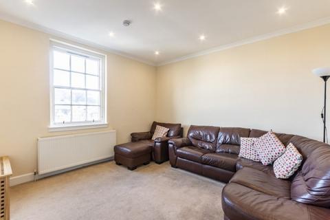 2 bedroom flat to rent, 72P – Nicolson Street, Edinburgh, EH8 9EH