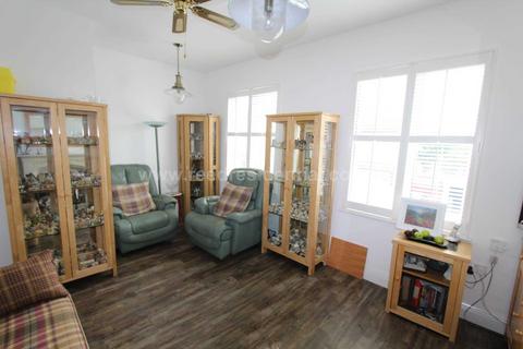 1 bedroom apartment for sale, Oban Road, Southend On Sea