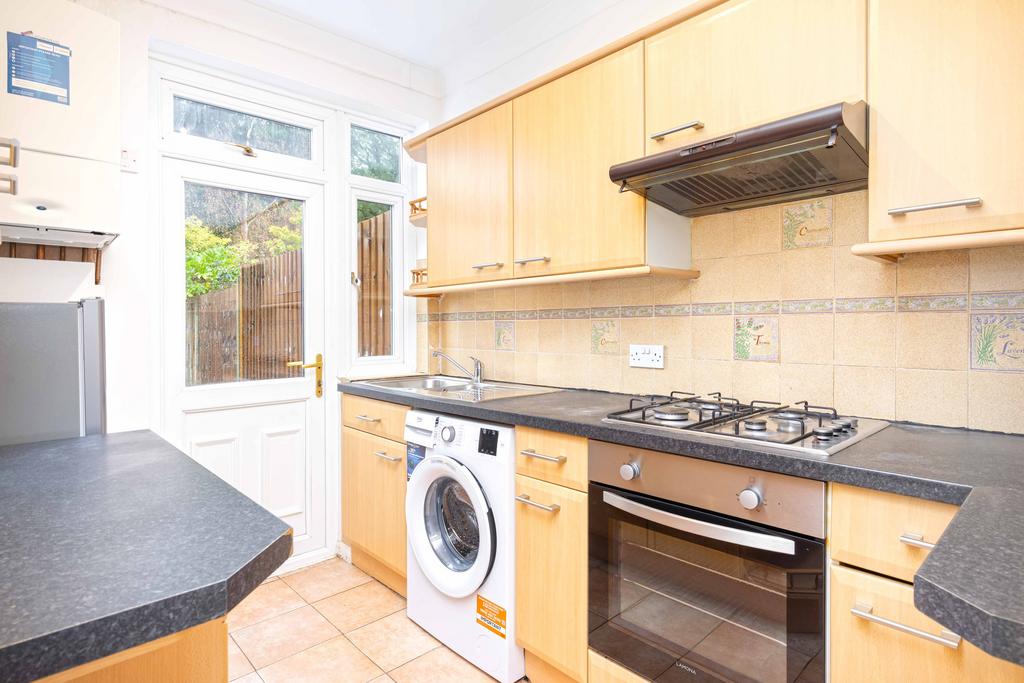House in London - View 3