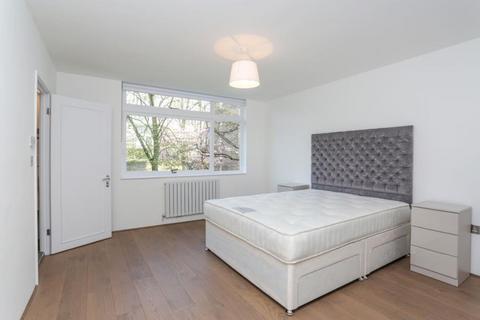 3 bedroom apartment to rent, Park Close, Ilchester Place, Kensington, W14