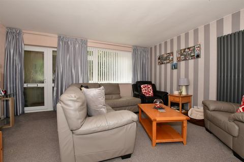 3 bedroom end of terrace house for sale - Hall Road, Northfleet, Gravesend, Kent