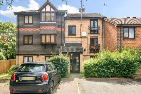 12 Woodrush Close, London, SE14 6DJ