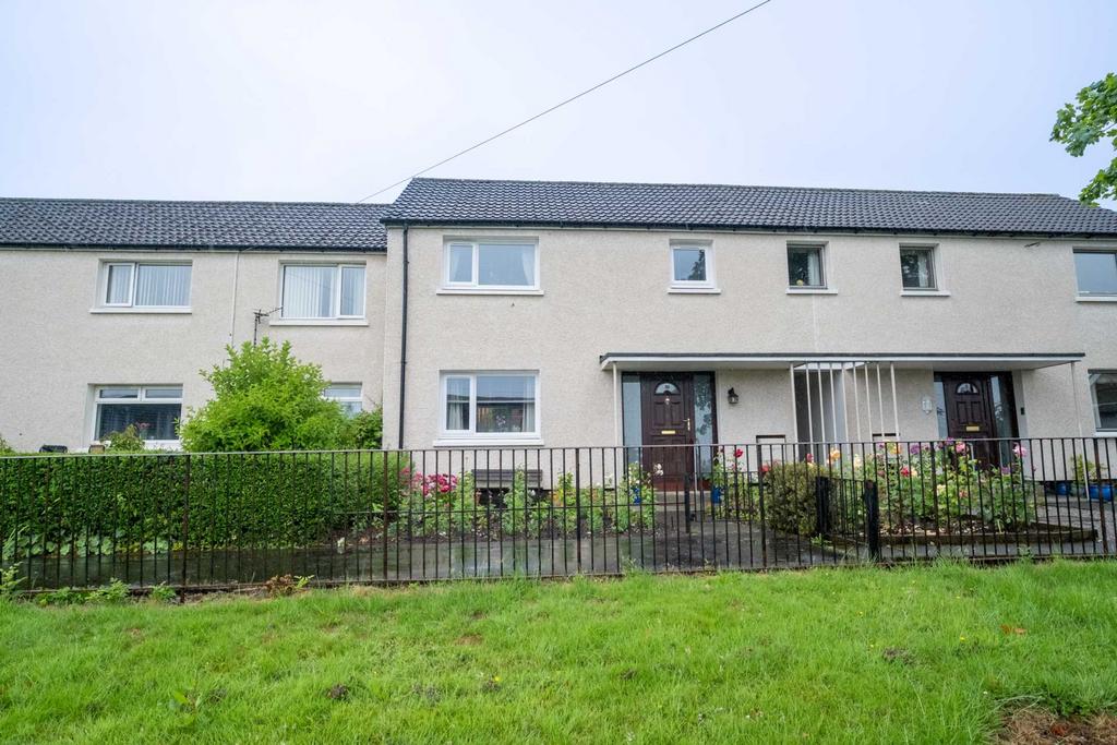 Kilwinning Road, Stewarton 3 bed terraced house £95,000