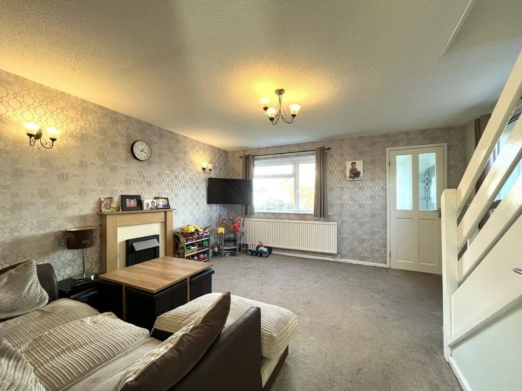 Ottery Close, Southport, PR9 3 bed semidetached house £195,000