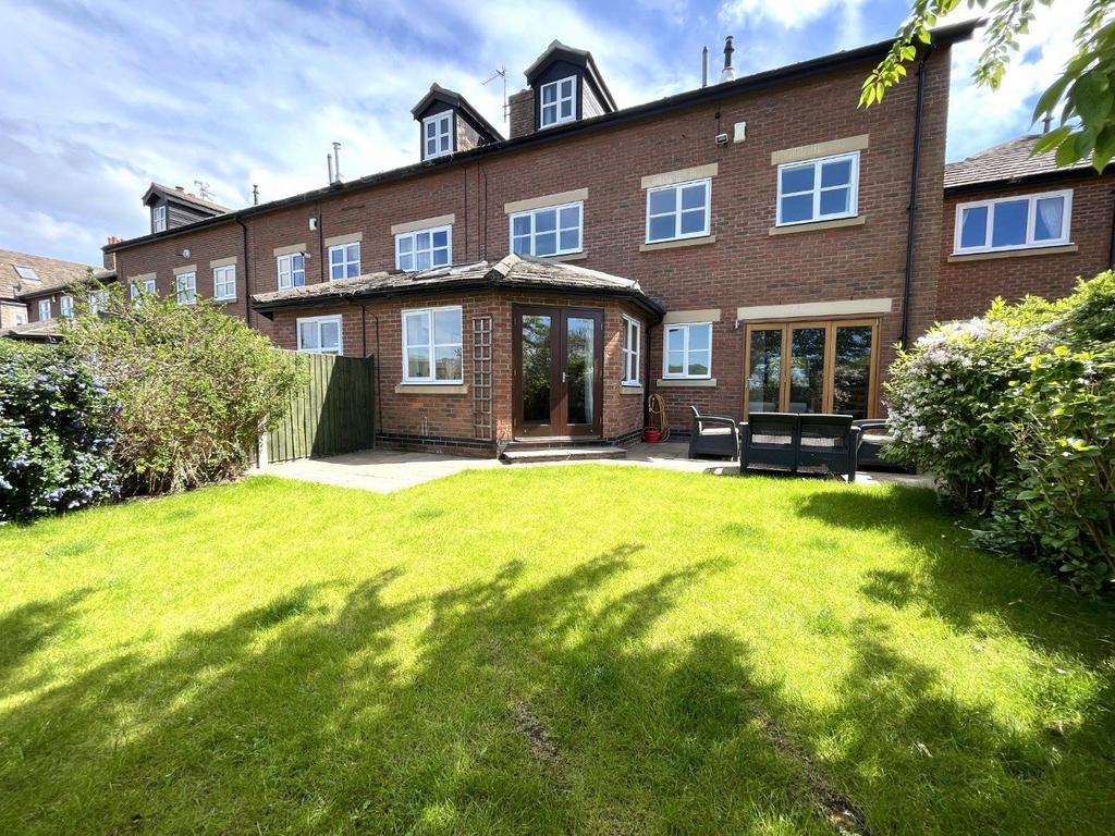 Halsall Manor Court, Halsall, Ormskirk, L39 5 bed mews for sale £400,000
