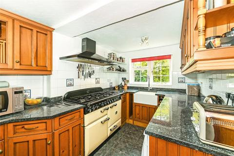 3 bedroom semi-detached house for sale, Albion Road, Selsey, Chichester, West Sussex, PO20