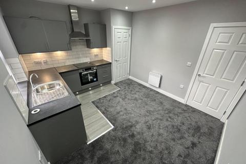 3 bedroom flat to rent, FLAT B, CROSS GREEN CRESCENT, LEEDS, LS9 0DD