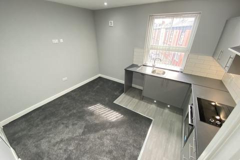 3 bedroom flat to rent, FLAT B, CROSS GREEN CRESCENT, LEEDS, LS9 0DD