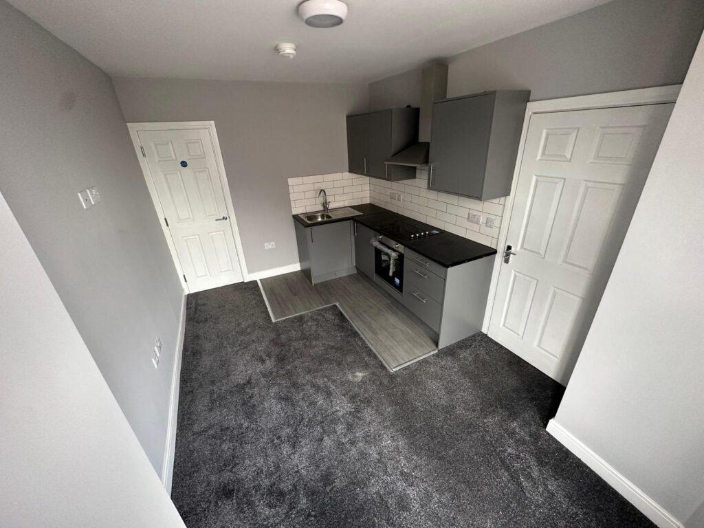 Apartment in Leeds, Cavalier Hill, Cross Green - View 2