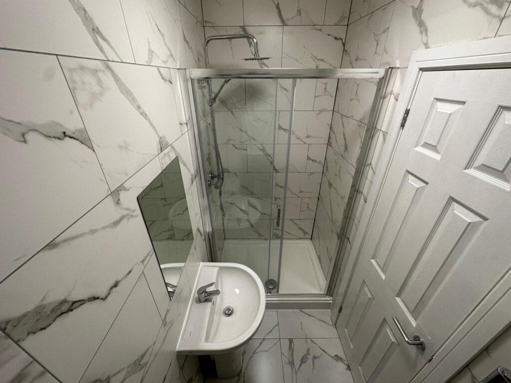 Apartment in Leeds, Cavalier Hill, Cross Green - View 4