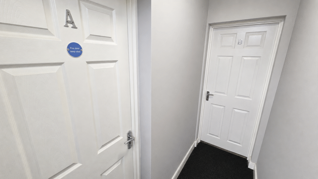 Apartment in Leeds, Cavalier Hill, Cross Green - More