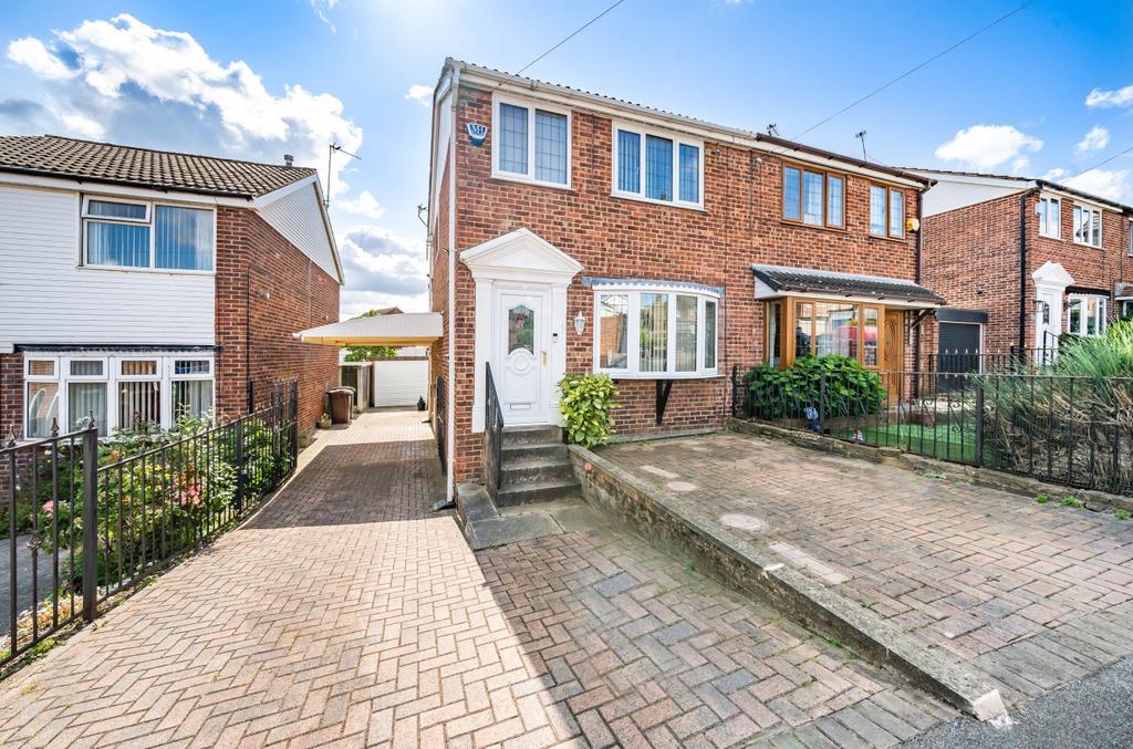 Lumby Close, Pudsey, West Yorkshire, LS28 3 bed semidetached house for