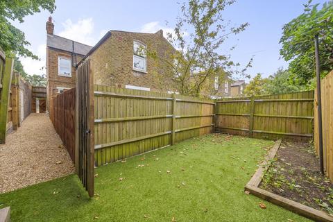 2b Agnew Road, London, SE23 1DJ