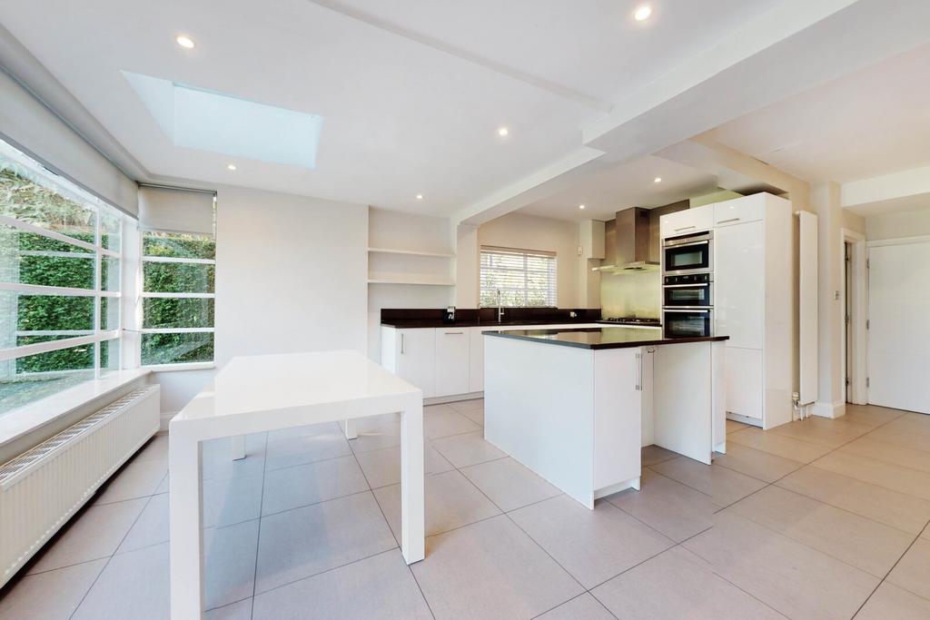 House in London - View 3
