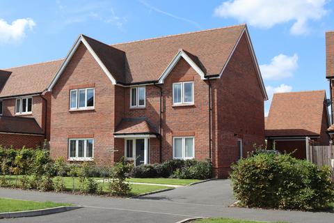 10 Abingworth Crescent, Thakeham, Pulborough, RH20 3GW