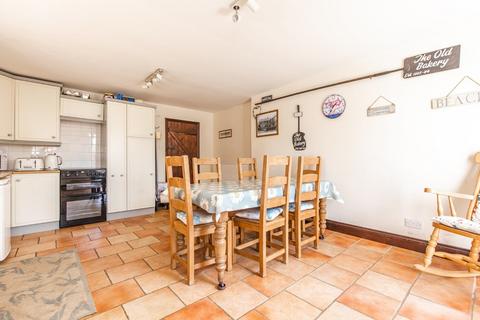 3 bedroom cottage for sale, Ringstead