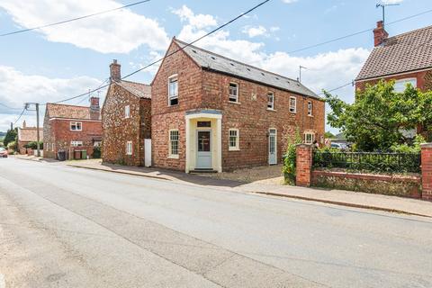 3 bedroom cottage for sale, High Street, Ringstead, PE36