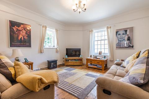 undefined, Modern Comfort Meets Traditional Allure in Ringstead