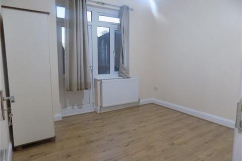 2 bedroom flat for sale, Bourneville Road, Catford, London,