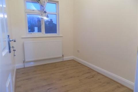 2 bedroom flat for sale, Bourneville Road, Catford, London,