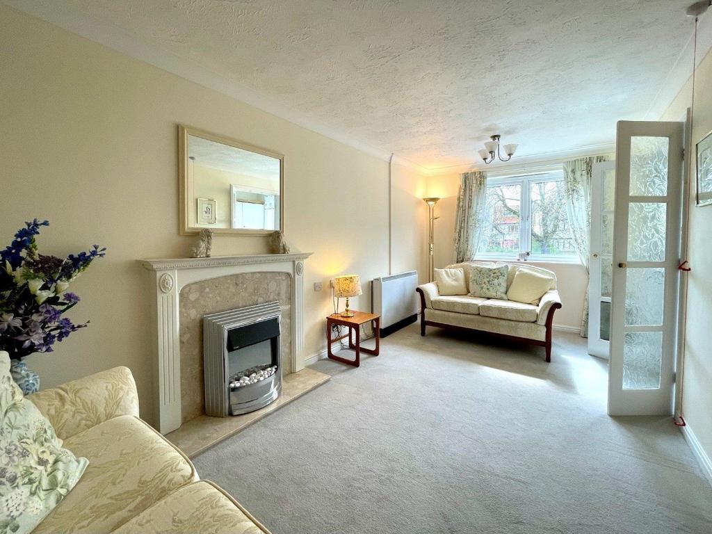 Madingley Court, Cambridge Road, Southport, Merseyside 1 bed apartment