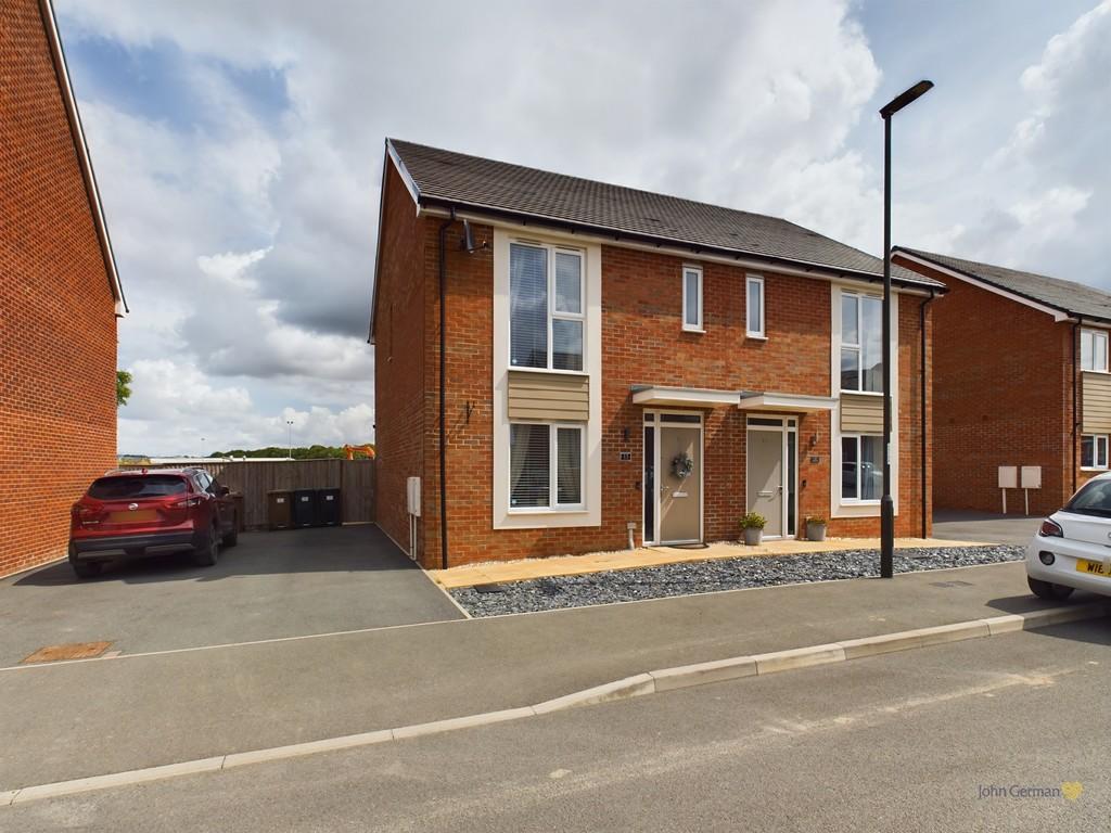 Furnace Lane, Castle Gresley 3 bed semidetached house £250,000