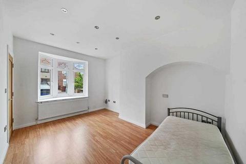 3 bedroom terraced house for sale - Chaplin Road, Dagenham, Dagenham