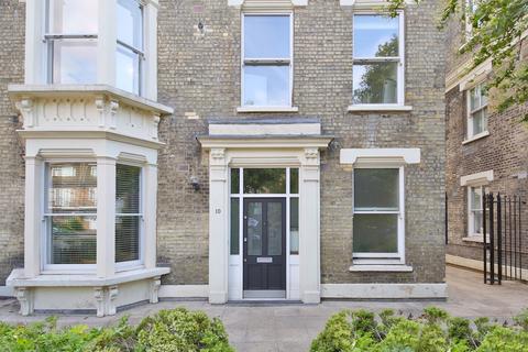 10 Bethune Road, London, N16 5BD
