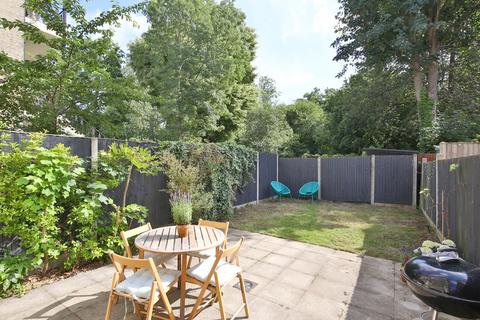 10 Bethune Road, London, N16 5BD