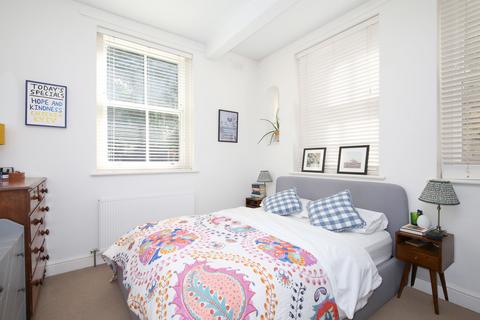 10 Bethune Road, London, N16 5BD
