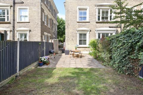 10 Bethune Road, London, N16 5BD